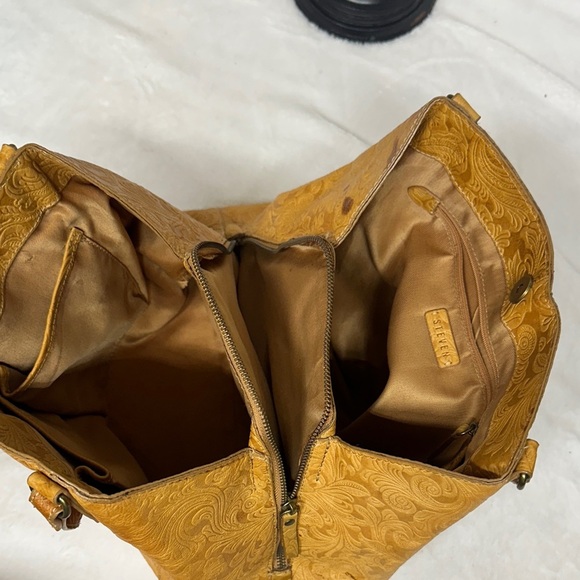Steven By Steve Madden Embossed Mustard Colored leather Shoulder Bag - Picture 12 of 16